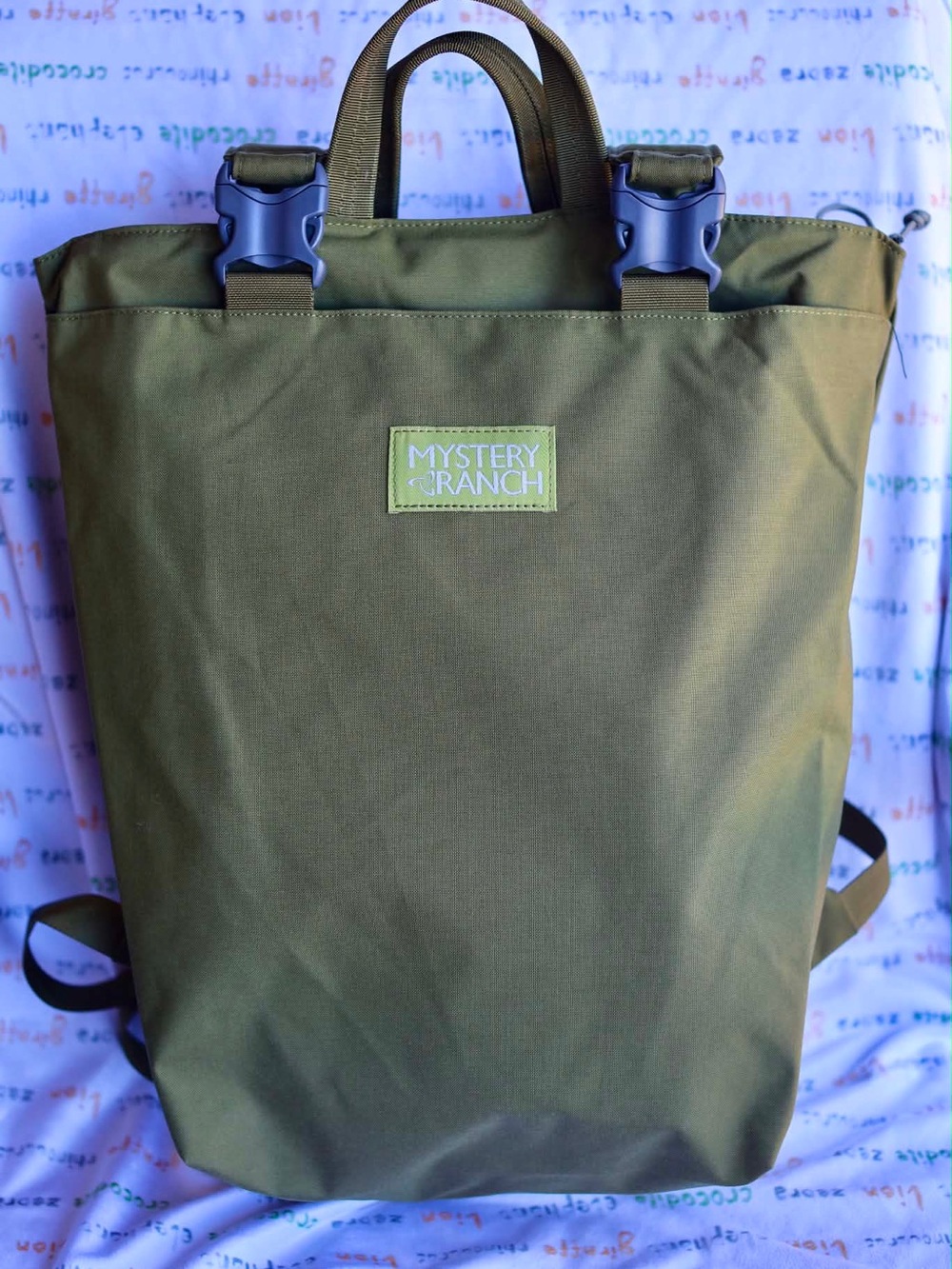 Mystery Ranch Market 22L Green Daypack Backpack Laptop Sleeve 3 Pockets Buckle